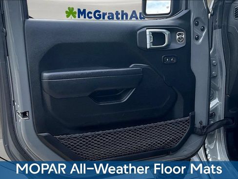 Used 2023 Jeep Wrangler Unlimited w/ Cold Weather Group AWD/4WD image 24