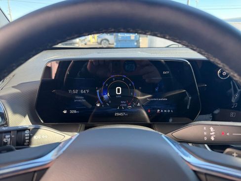 Used 2025 Chevrolet Equinox LT image 38