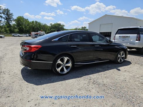Used 2019 Honda Accord Touring image 6