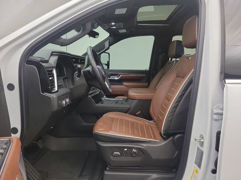 Used 2024 GMC Sierra 3500 Denali Ultimate image 4