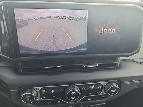 Used 2024 Jeep Wrangler Sahara image 16