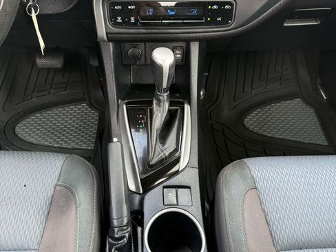 Used 2017 Toyota Corolla L FWD image 16