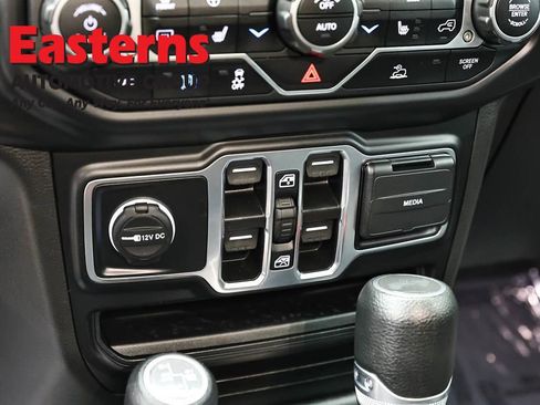 Used 2023 Jeep Wrangler Unlimited w/ Cold Weather Group image 21