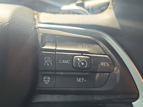 Used 2025 Jeep Grand Cherokee L Laredo RWD image 20