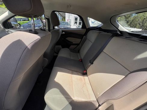 Used 2012 Ford Focus SE image 16