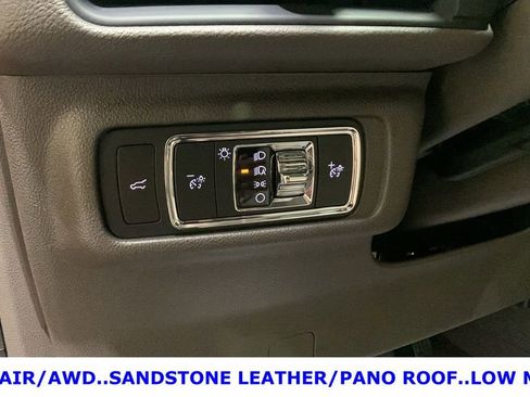 Used 2020 Lincoln Corsair AWD w/ Premium Package image 32