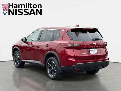 Used 2024 Nissan Rogue SV w/ SV Premium Package AWD/4WD image 4
