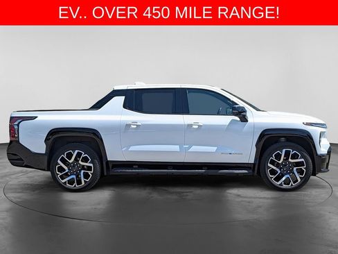 Used 2025 Chevrolet Silverado EV RST AWD/4WD image 14