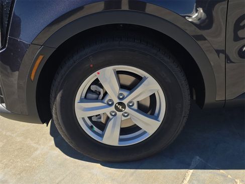 New 2026 Kia Sorento LX image 35