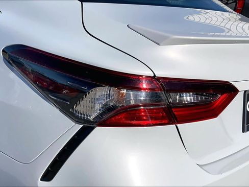 Used 2024 Toyota Camry SE image 27