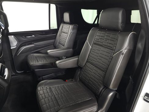 Used 2023 Cadillac Escalade ESV V AWD/4WD image 52