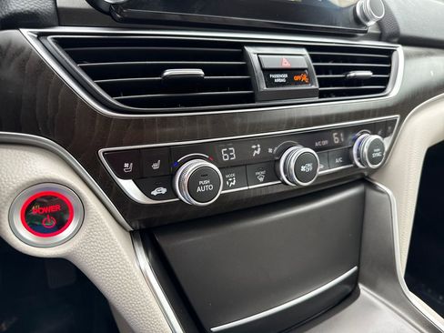Used 2019 Honda Accord Touring image 29