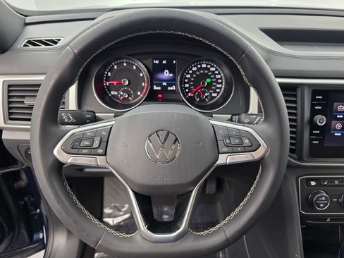 Used 2021 Volkswagen Atlas Cross Sport SE image 17