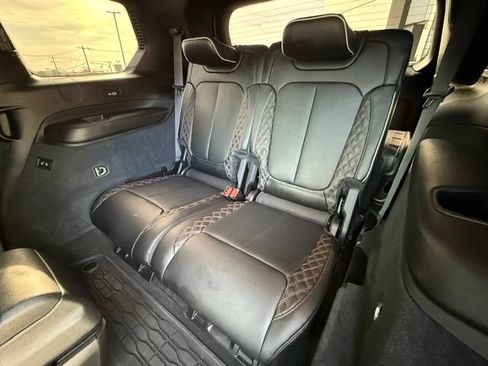 Used 2023 Jeep Grand Cherokee L Summit w/ Luxury Tech Group V AWD/4WD image 9