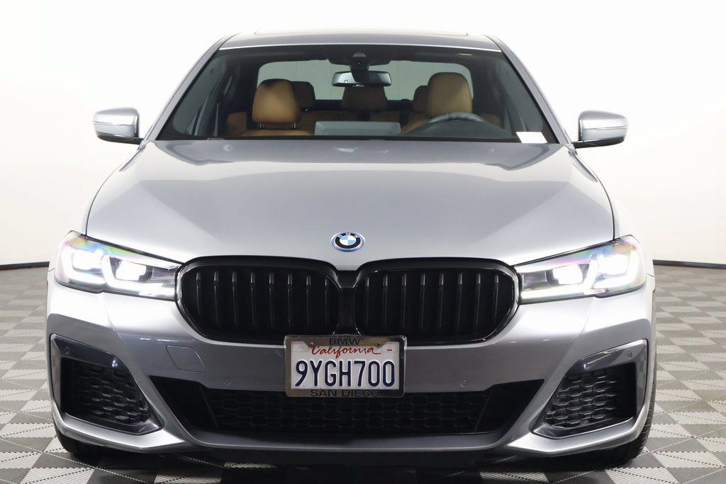 Used 2023 BMW 530e w/ M Sport Package RWD image 2