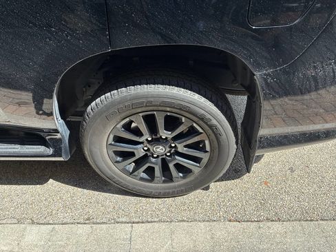 Certified 2022 Lexus GX 460 w/ Black Line Special Edition AWD/4WD image 12