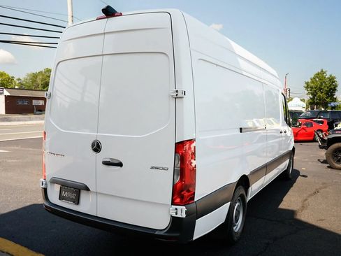 Used 2022 Mercedes-Benz Sprinter 2500 image 5