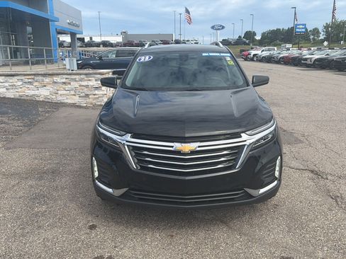 Used 2023 Chevrolet Equinox Premier w/ LPO, Floor Liner Package AWD/4WD image 2