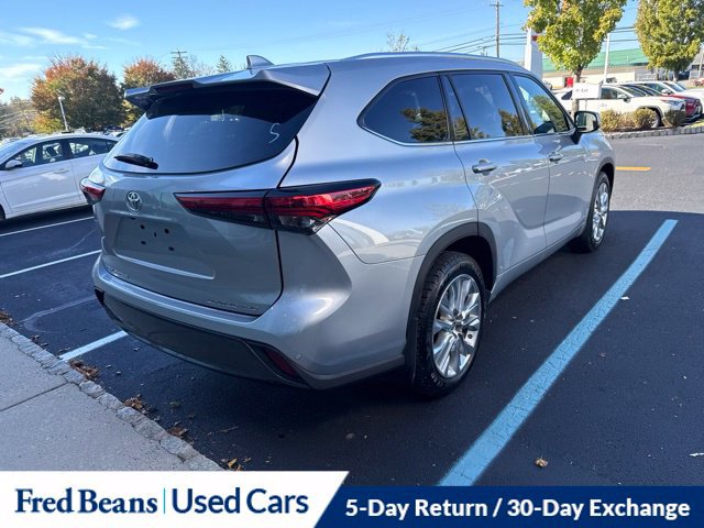 Used 2022 Toyota Highlander Limited AWD/4WD image 9