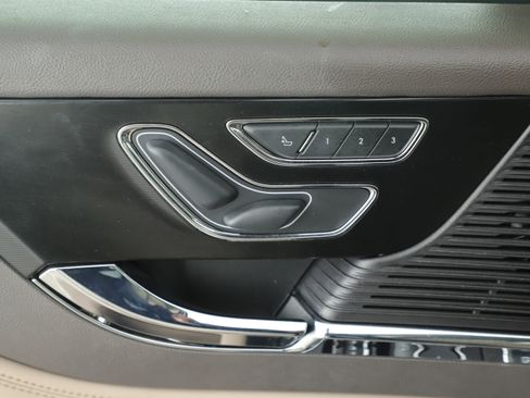 Used 2022 Lincoln Corsair FWD w/ Equipment Group 101A image 18