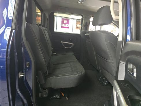 Used 2019 Nissan Titan SV AWD/4WD image 15