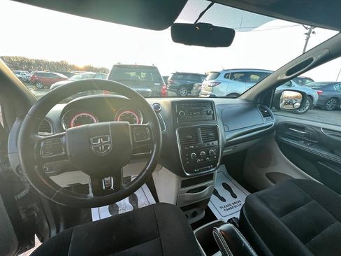 Used 2014 Dodge Grand Caravan SE FWD image 12