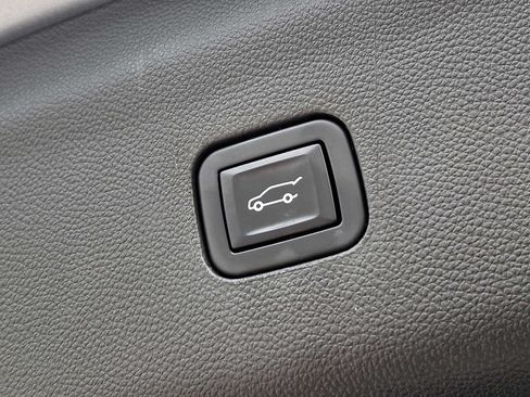 Used 2023 Buick Enclave Essence w/ Experience Buick Package AWD/4WD image 31