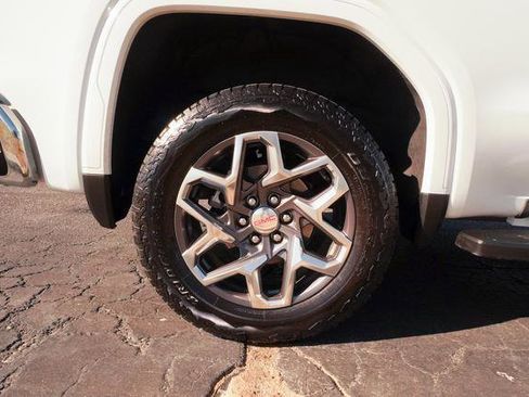 Used 2025 GMC Sierra 1500 SLT w/ SLT Premium Plus Package image 43