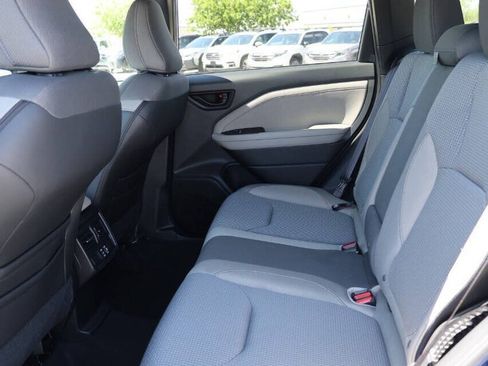 Used 2025 Subaru Forester Premium AWD/4WD image 17