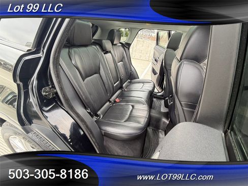 Used 2018 Land Rover Range Rover Evoque SE Premium image 19