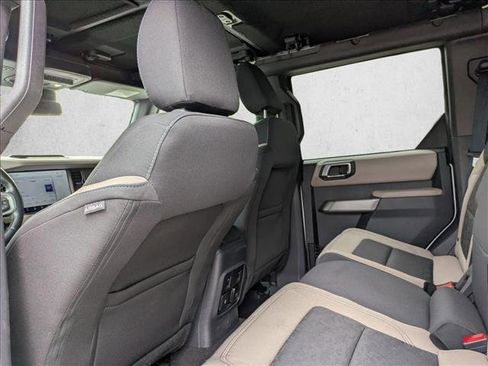 Used 2022 Ford Bronco Wildtrak image 13