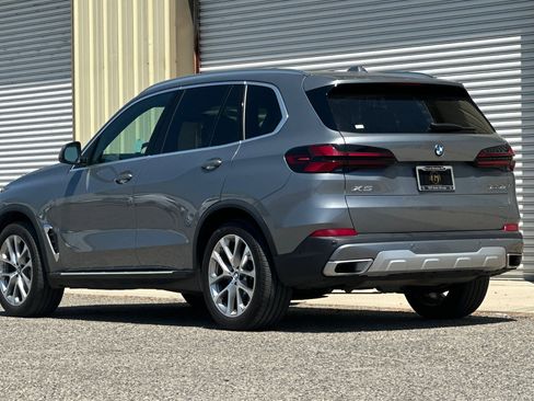 Used 2024 BMW X5 xDrive40i w/ Premium Package image 4