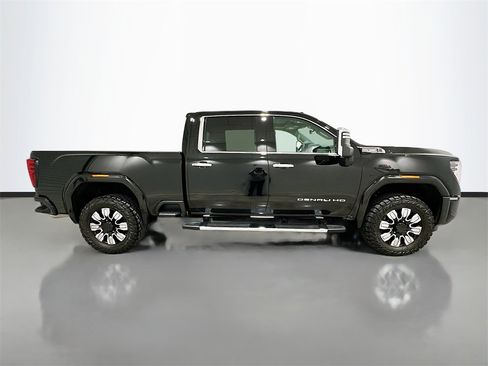Used 2025 GMC Sierra 2500 Denali w/ Denali Reserve Package image 8