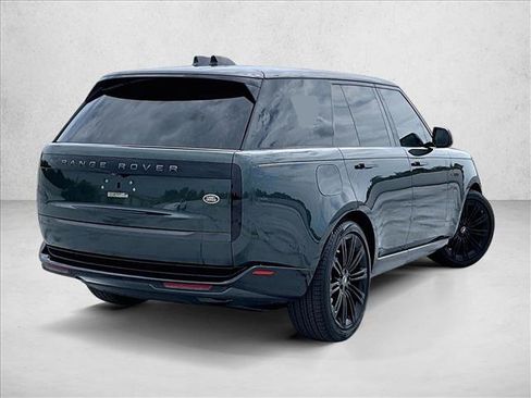 Used 2023 Land Rover Range Rover SE AWD/4WD image 2