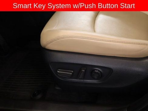 Used 2022 Toyota RAV4 Limited image 16