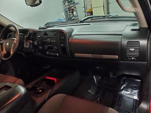 Used 2007 Chevrolet Silverado 1500 LT w/ Safety Package image 14