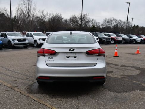 Used 2017 Kia Forte LX w/ LX Popular Package image 5