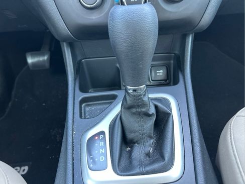 Used 2015 Jeep Cherokee Sport w/ Sport Appearance Group FWD image 18