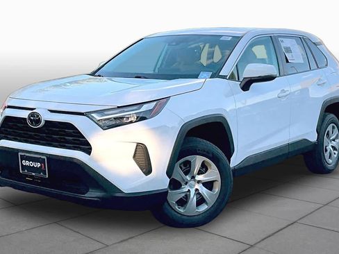Used 2023 Toyota RAV4 LE AWD/4WD image 2