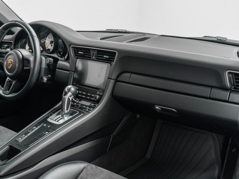 Used 2018 Porsche 911 GT3 RWD image 14