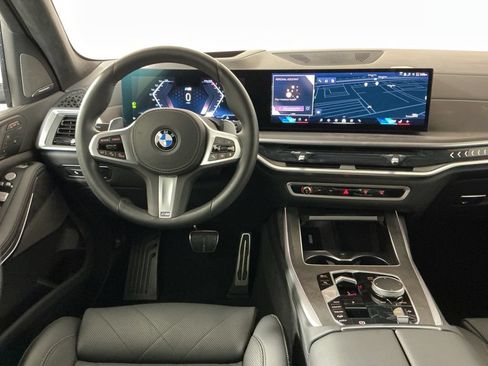 Certified 2025 BMW X7 xDrive40i w/ M Sport Package AWD/4WD image 18
