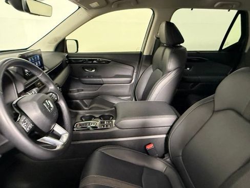 Used 2025 Honda Pilot EX-L image 28