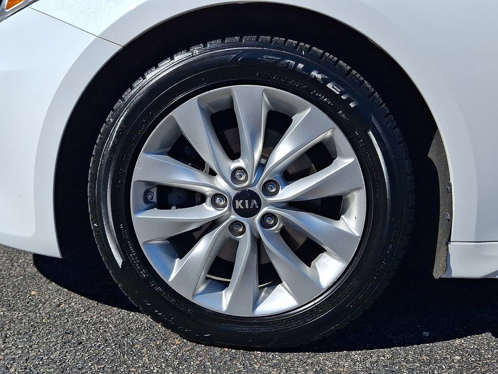 Used 2016 Kia Optima EX w/ Premium Package FWD image 10