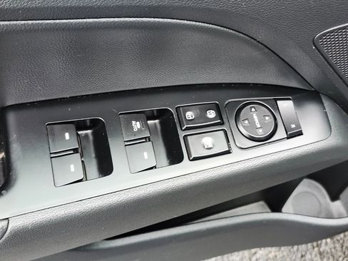 Used 2019 Hyundai Elantra Limited w/ Ultimate Package 02 image 17