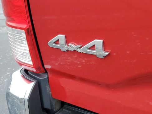 Used 2017 Toyota Tacoma SR5 AWD/4WD image 29