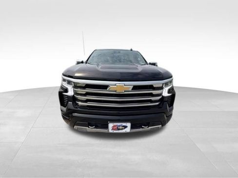 Certified 2025 Chevrolet Silverado 1500 High Country AWD/4WD image 2