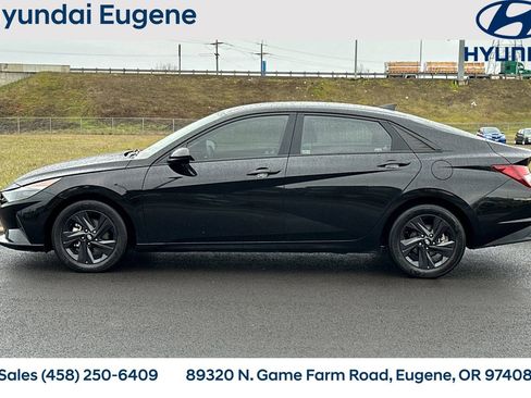 Used 2022 Hyundai Elantra SEL image 7