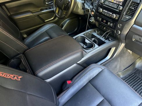 Used 2021 Nissan Titan PRO-4X w/ Pro-4x Convenience Package AWD/4WD image 15