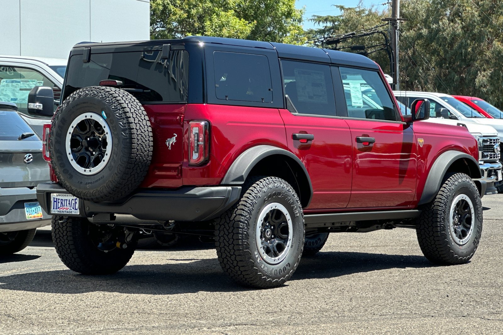 New 2026 Ford Bronco Badlands w/ Sasquatch Package AWD/4WD image 4