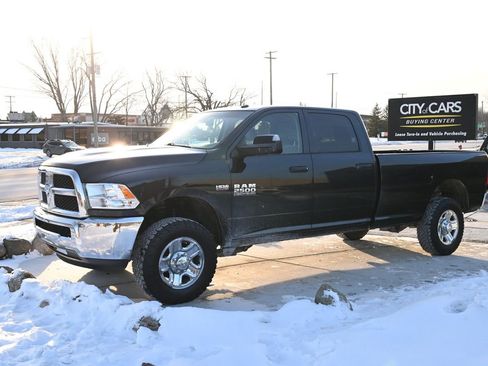 Used 2018 RAM 2500 Tradesman w/ Chrome Appearance Group image 9